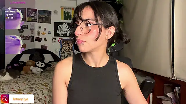 Snapshot of B0nnie_H0ney chatting on 23, 4, 2026 B0nnie H0ney online show from 23, 4, 2026