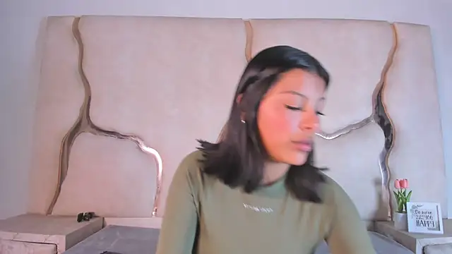 Salmaportman69 online show from 3, 8, 2026