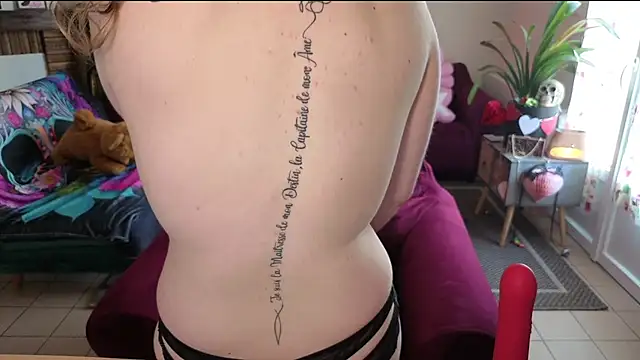 Miss luxiole online show from 12, 4, 2026