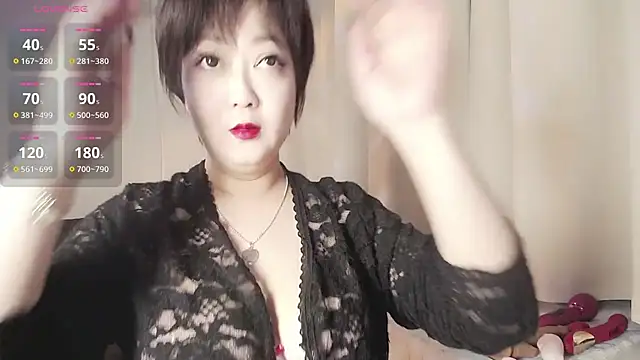 Snapshot of Hey-Cute chatting on 19, 2, 2025 Hey-Cute online show from 19, 2, 2025
