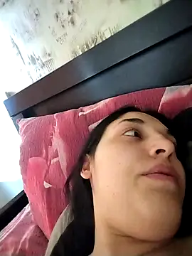 Snapshot of Rosanna_Rennie chatting on 5, 3, 2025 Rosanna Rennie online show from 5, 3, 2025