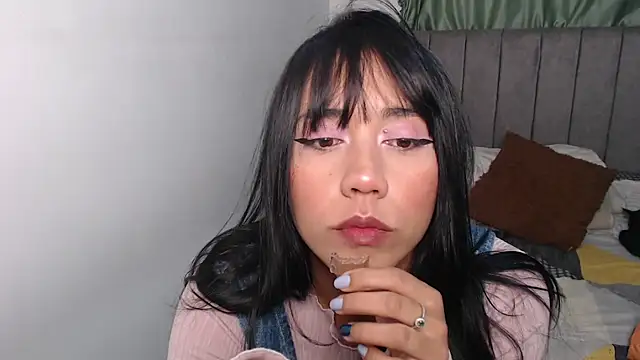 Snapshot of juli_love11 chatting on 19, 9, 2025 juli love11 online show from 19, 9, 2025