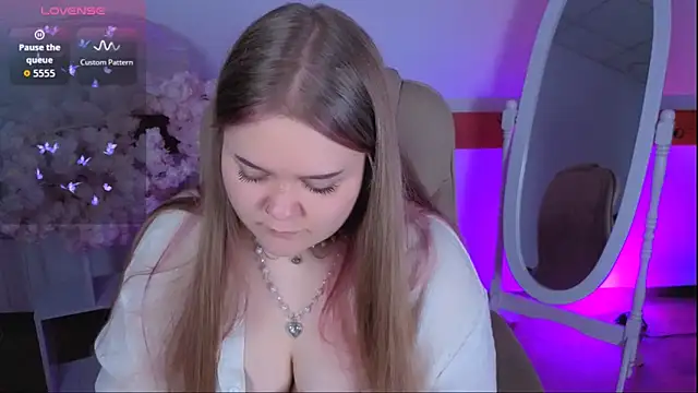 Erica  Alta online show from 10, 11, 2025