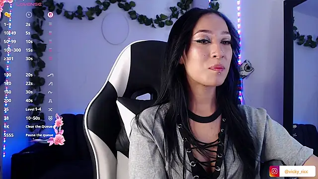 victoria ricci a online show from 11, 10, 2025