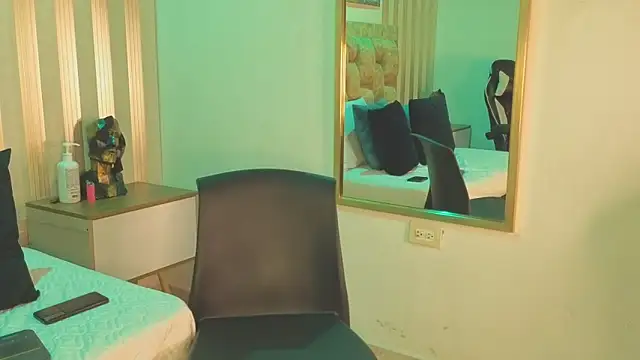 avis lara online show from 10, 3, 2026