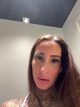 Black sweet Rose online show from 30, 1, 2025