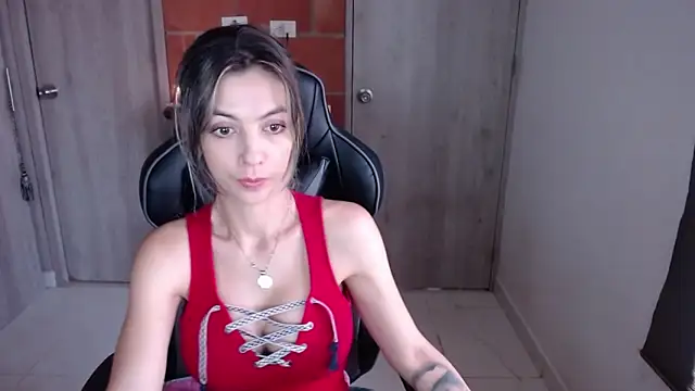 Snapshot of Princezzlove3 chatting on 1, 2, 2025 Princezzlove3 online show from 1, 2, 2025