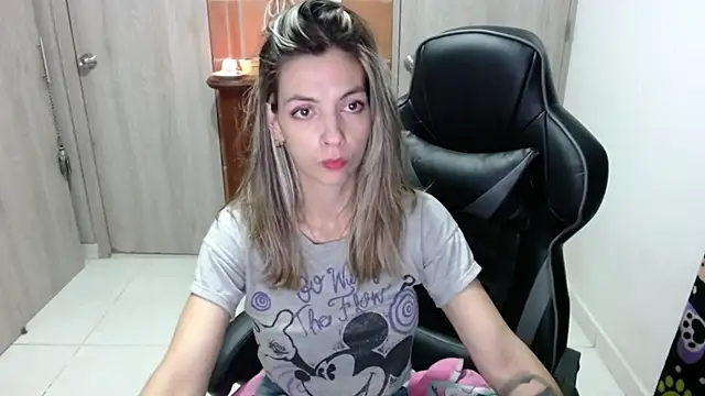 Snapshot of Princezzlove3 chatting on 9, 2, 2025 Princezzlove3 online show from 9, 2, 2025