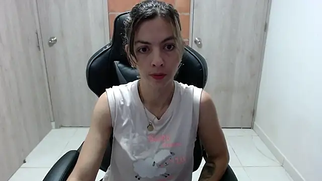 Snapshot of Princezzlove3 chatting on 14, 3, 2025 Princezzlove3 online show from 14, 3, 2025
