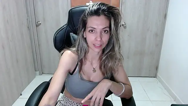 Snapshot of Princezzlove3 chatting on 20, 3, 2025 Princezzlove3 online show from 20, 3, 2025