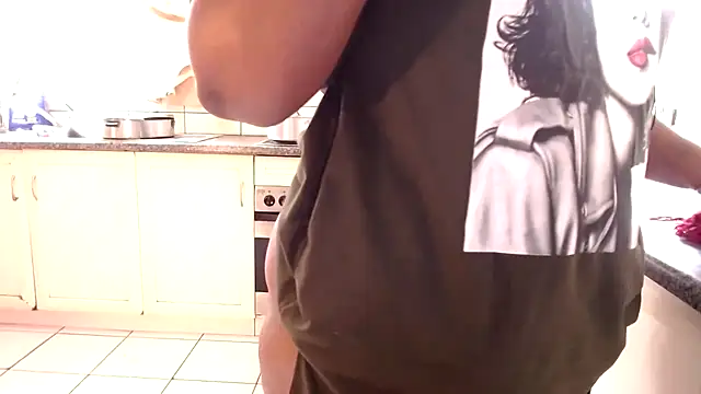 Snapshot of omalicha98 chatting on 14, 11, 2025 omalicha98 online show from 14, 11, 2025