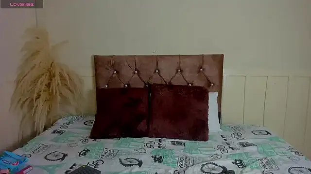 Snapshot of Natashawool1 chatting on 19, 2, 2025 Natashawool1 online show from 19, 2, 2025