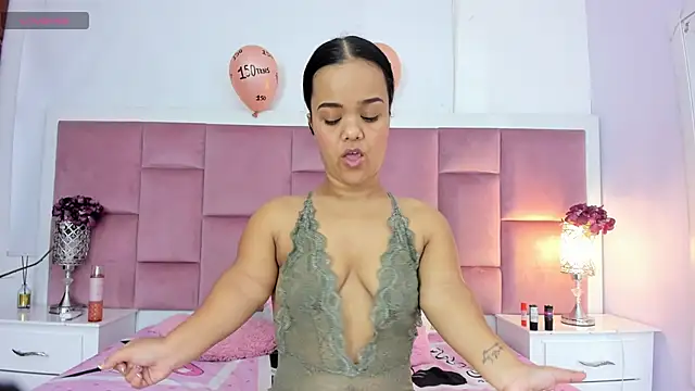 Snapshot of AnieRey chatting on 28, 1, 2025 AnieRey online show from 28, 1, 2025