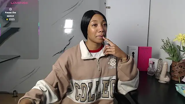 esmeralda-bk online show from 1, 10, 2025