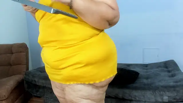 Charlotte curvy  online show from 14, 3, 2025