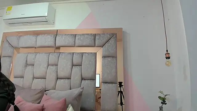 Snapshot of carla_woods chatting on 17, 10, 2025 carla woods online show from 17, 10, 2025