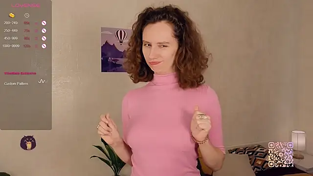 Snapshot of Leya_Curly chatting on 12, 9, 2025 Leya Curly online show from 12, 9, 2025