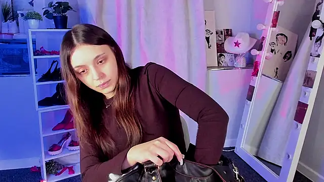 Snapshot of Sahara_Shields chatting on 24, 11, 2025 Sahara Shields online show from 24, 11, 2025