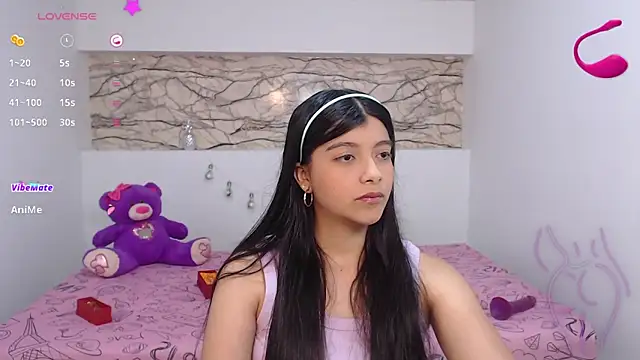 Snapshot of IslaBlaze chatting on 5, 3, 2025 IslaBlaze online show from 5, 3, 2025