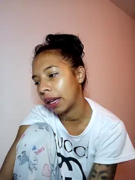 Snapshot of Miss_sparkle00 chatting on 2, 2, 2025 Miss sparkle00 online show from 2, 2, 2025