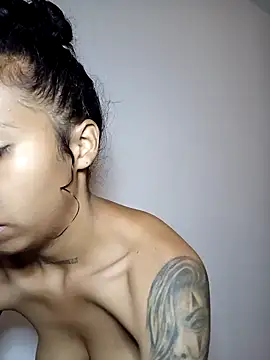 Snapshot of Miss_sparkle00 chatting on 3, 2, 2025 Miss sparkle00 online show from 3, 2, 2025