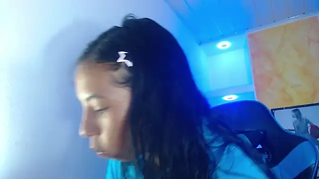 Snapshot of Miss_sparkle00 chatting on 14, 10, 2025 Miss sparkle00 online show from 14, 10, 2025