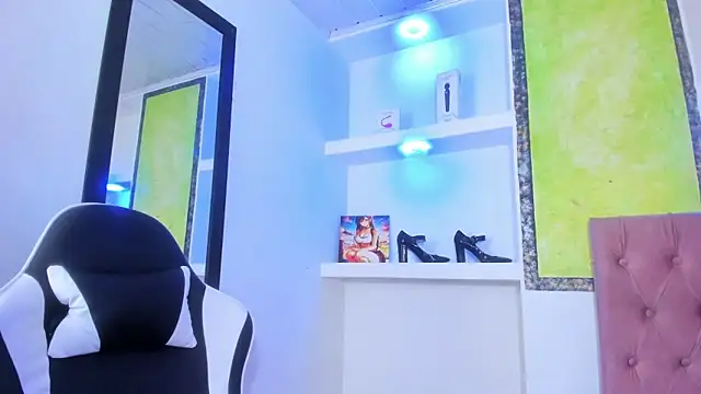 Snapshot of Miss_sparkle00 chatting on 7, 11, 2025 Miss sparkle00 online show from 7, 11, 2025