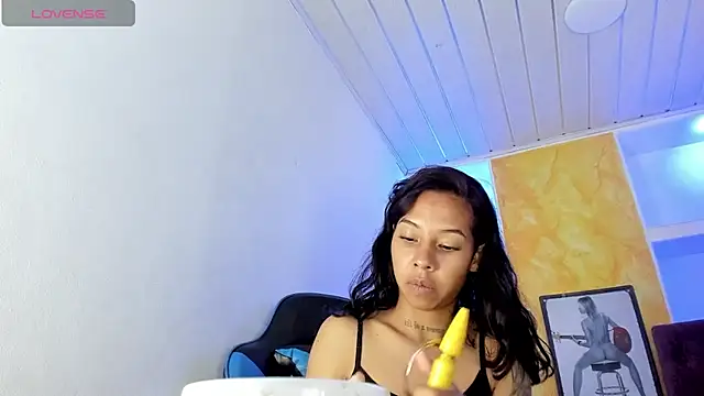 Snapshot of Miss_sparkle00 chatting on 29, 11, 2025 Miss sparkle00 online show from 29, 11, 2025