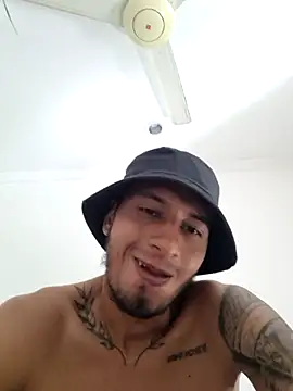 Snapshot of DrakeVega chatting on 28, 1, 2025 DrakeVega online show from 28, 1, 2025