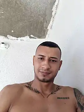 Snapshot of DrakeVega chatting on 8, 2, 2025 DrakeVega online show from 8, 2, 2025
