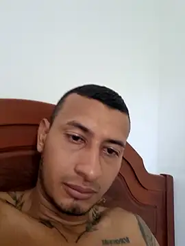 Snapshot of DrakeVega chatting on 16, 2, 2025 DrakeVega online show from 16, 2, 2025
