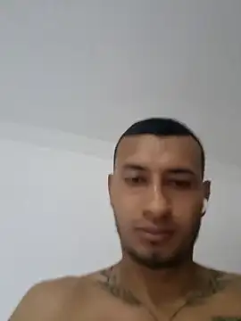 Snapshot of DrakeVega chatting on 17, 2, 2025 DrakeVega online show from 17, 2, 2025