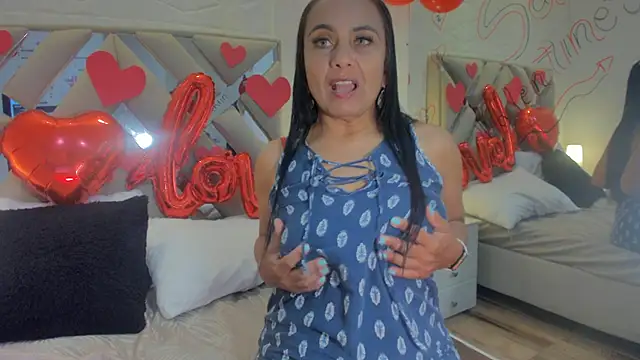 Snapshot of raquell_moore chatting on 16, 2, 2025 raquell moore online show from 16, 2, 2025