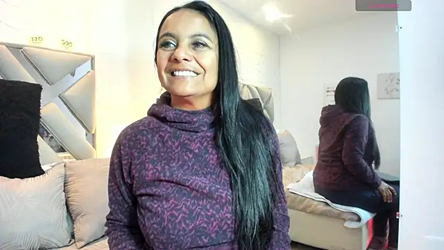 Snapshot of raquell_moore chatting on 19, 9, 2025 raquell moore online show from 19, 9, 2025