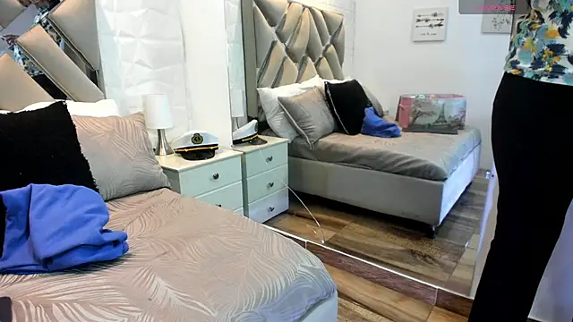Snapshot of raquell_moore chatting on 6, 10, 2025 raquell moore online show from 6, 10, 2025