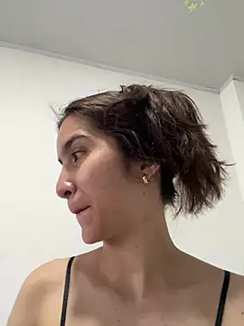 Bella still online show from 24, 2, 2026