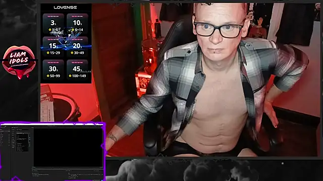 Snapshot of LiamIdols chatting on 6, 11, 2025 LiamIdols online show from 6, 11, 2025