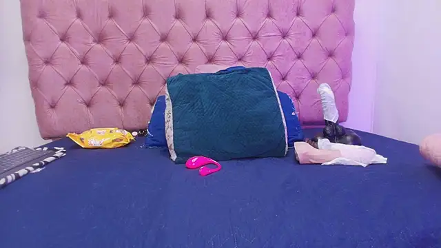 Auroraa miller online show from 9, 9, 2025