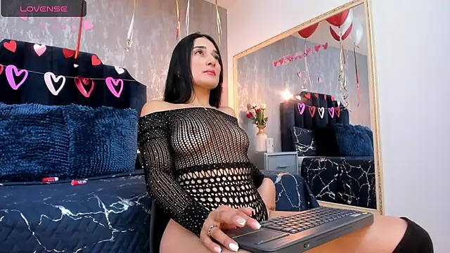 Isis ariany  online show from 25, 2, 2025