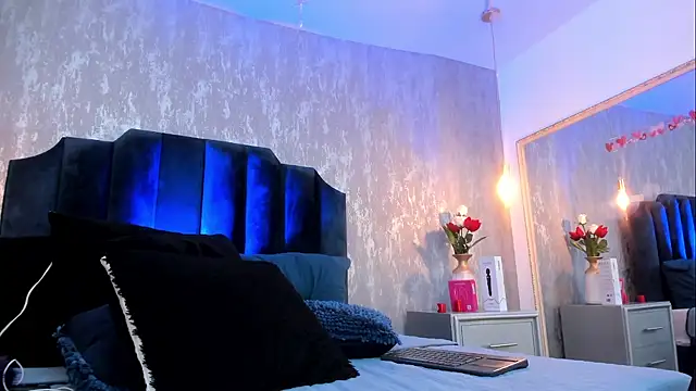 Isis ariany  online show from 4, 11, 2025