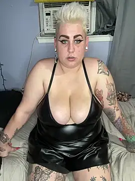 Snapshot of MistressMizfit chatting on 4, 2, 2025 MistressMizfit online show from 4, 2, 2025