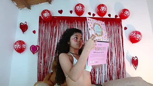 lucie petite online show from 13, 2, 2025