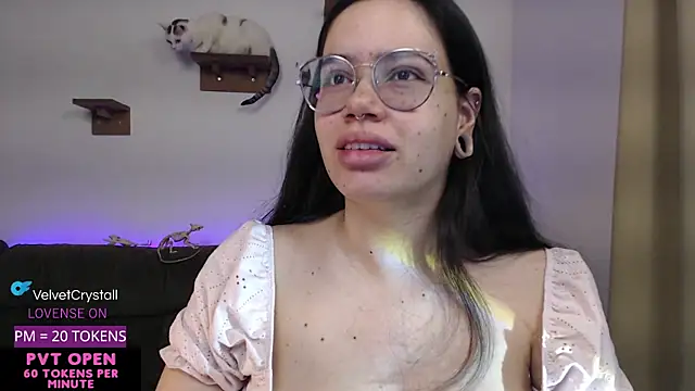 crystalll room online show from 24, 10, 2025