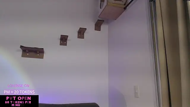 crystalll room online show from 11, 4, 2026