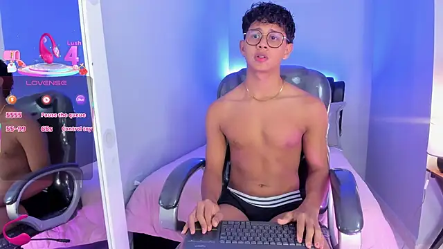 Snapshot of Dawn16_ chatting on 30, 11, 2025 Dawn16 online show from 30, 11, 2025