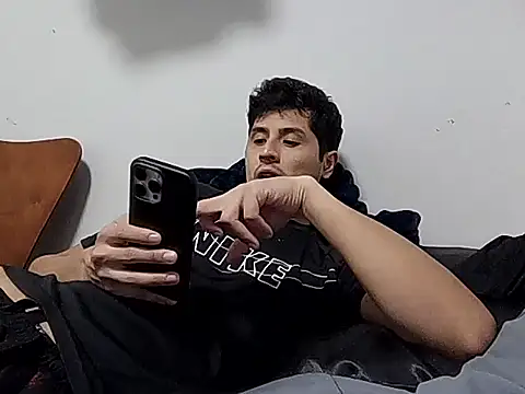 PerroDemonioHot online show from 22, 12, 2025