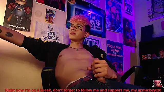 Snapshot of Mickey_Magic chatting on 18, 11, 2025 Mickey Magic online show from 18, 11, 2025