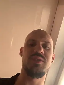 AssHunter4k online show from 17, 9, 2025