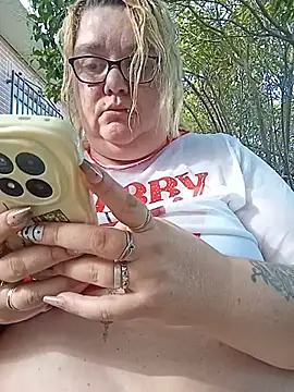 Snapshot of diosacurvy1984 chatting on 24, 5, 2026 diosacurvy1984 online show from 24, 5, 2026