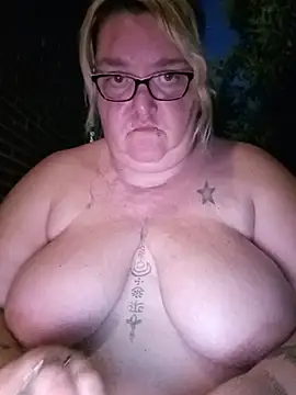 Snapshot of diosacurvy1984 chatting on 1, 6, 2026 diosacurvy1984 online show from 1, 6, 2026